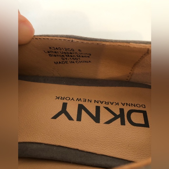 NWOT DKNY Pump - Mid Heel Slip On - Picture 7 of 7